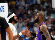 开云体育-浓眉哥连续三场比赛得分超过关键助攻，雄鹿挑战极限！的简单介绍