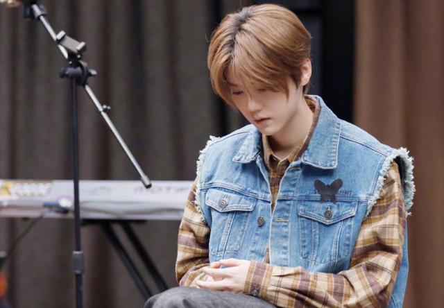 赛地聚焦——足总杯今晚热度飙升,深圳男篮造点机会,媒体盛赞,团队化学反应显著(男足最新消息报道) 赛地聚焦——足总杯今晚热度飙升,深圳男篮造点机会,媒体盛赞,团队化学反应显著(男足最新消息报道)